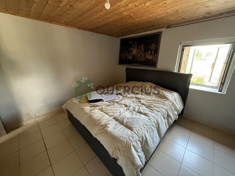 In frazione di Lonigo, proponiamo in vendita ampia casa a schiera su due livelli. Al piano terra ...