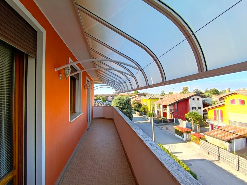 RIf. PDS245 
Proponiamo in vendita un confortevole appartamento al secondo e ultimo piano di un p...