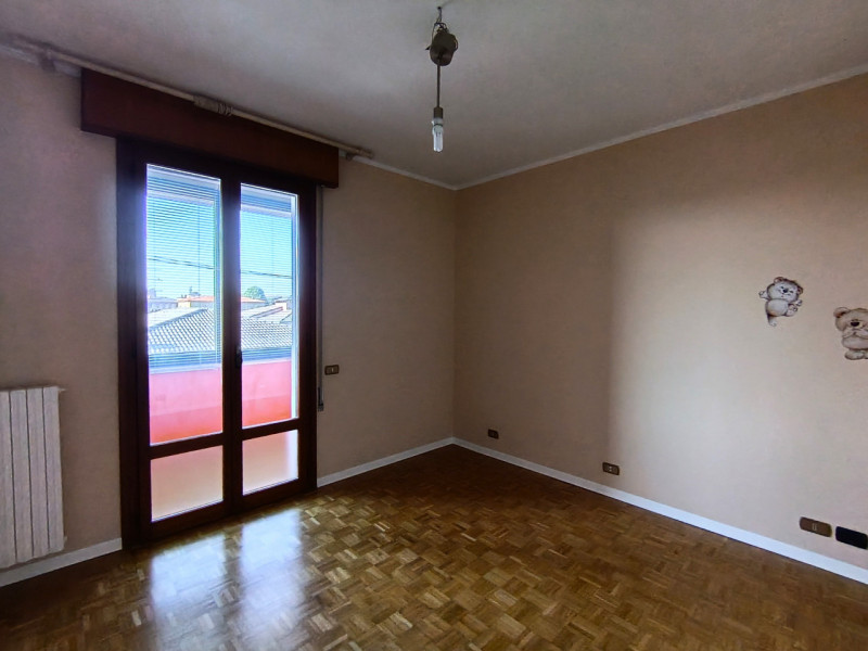 RIf. PDS245 
Proponiamo in vendita un confortevole appartamento al secondo e ultimo piano di un p...