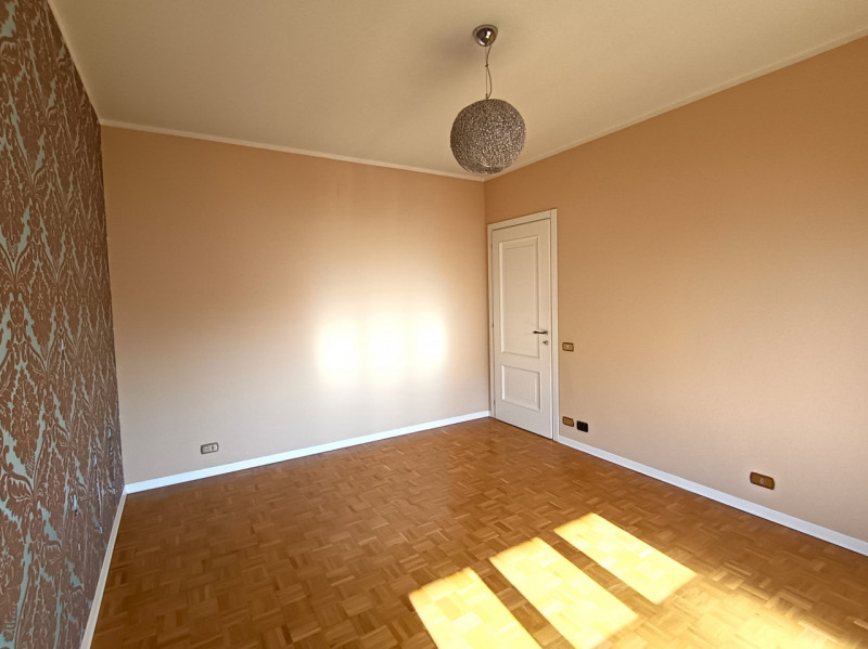 RIf. PDS245 
Proponiamo in vendita un confortevole appartamento al secondo e ultimo piano di un p...