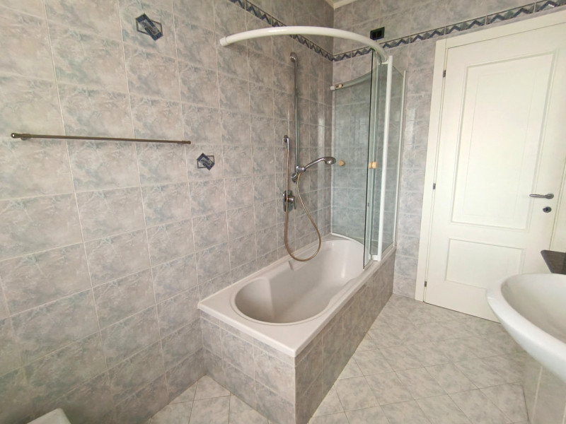 RIf. PDS245 
Proponiamo in vendita un confortevole appartamento al secondo e ultimo piano di un p...