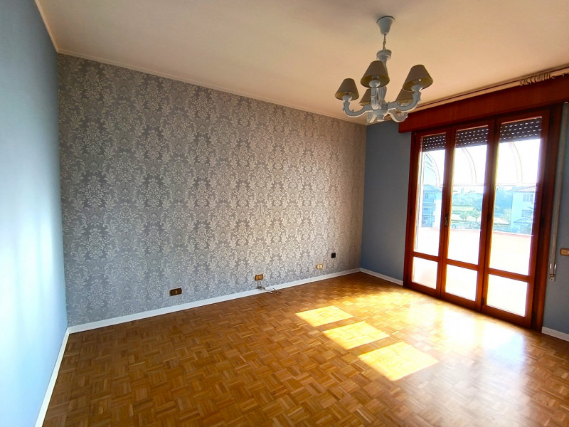 RIf. PDS245 
Proponiamo in vendita un confortevole appartamento al secondo e ultimo piano di un p...