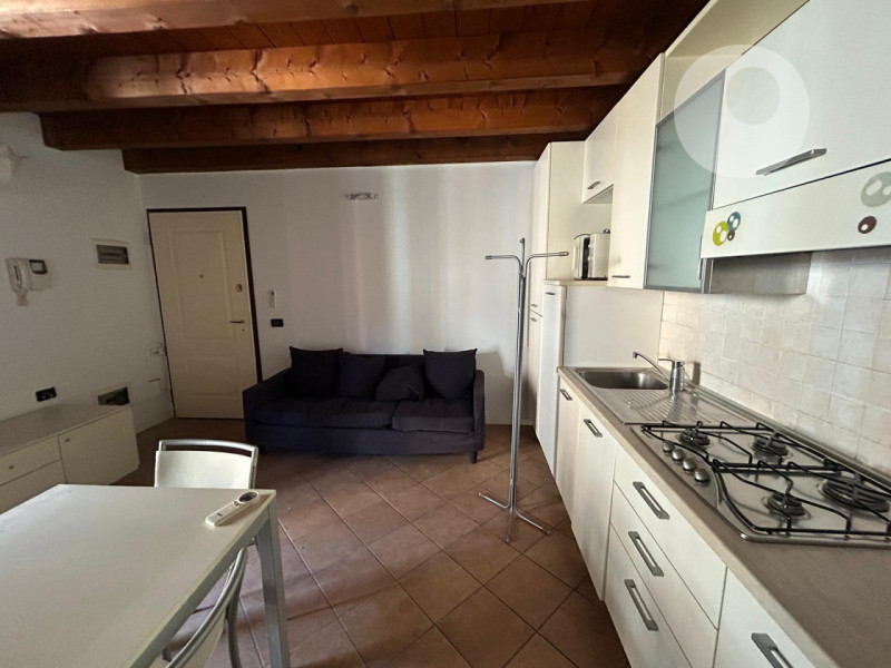 CORSO PADOVA

DESCRIZIONE E PARTICOLARITA'

Inserito in un quartiere residenziale, zona ben abita...