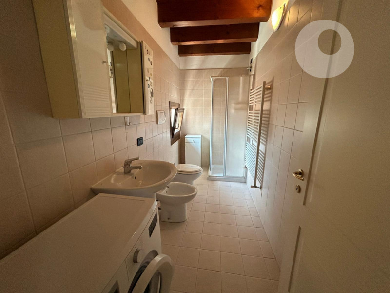 CORSO PADOVA

DESCRIZIONE E PARTICOLARITA'

Inserito in un quartiere residenziale, zona ben abita...