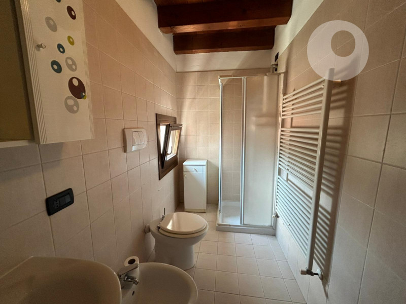 CORSO PADOVA

DESCRIZIONE E PARTICOLARITA'

Inserito in un quartiere residenziale, zona ben abita...