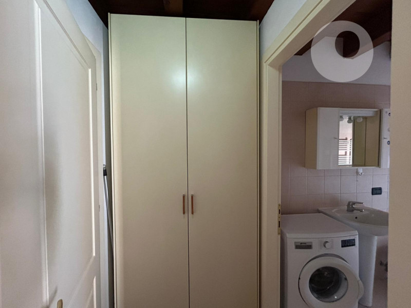 CORSO PADOVA

DESCRIZIONE E PARTICOLARITA'

Inserito in un quartiere residenziale, zona ben abita...