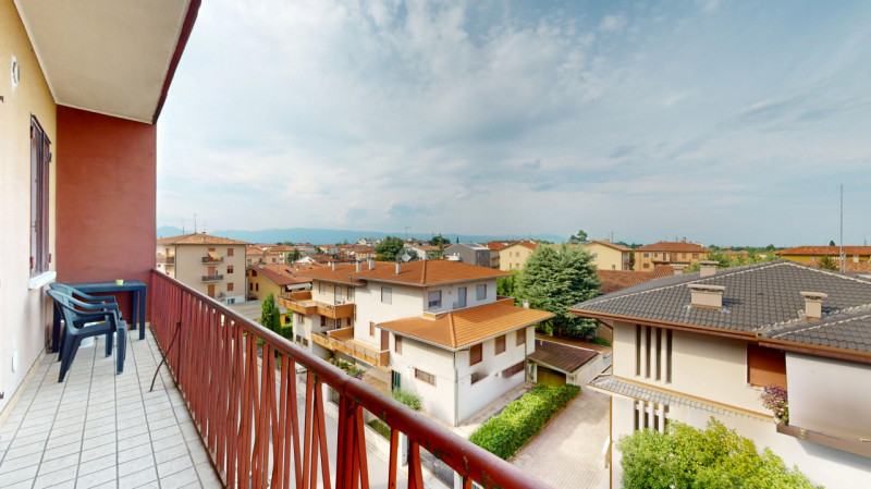 SAN FRANCESCO

Inserito in un quartiere residenziale tranquillo e ben abitato, l’appartamento si ...