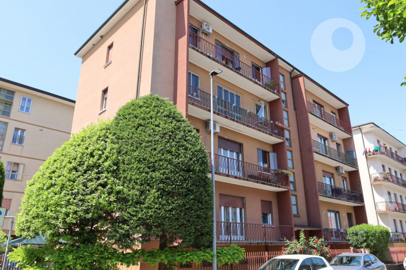 SAN FRANCESCO

Inserito in un quartiere residenziale tranquillo e ben abitato, l’appartamento si ...