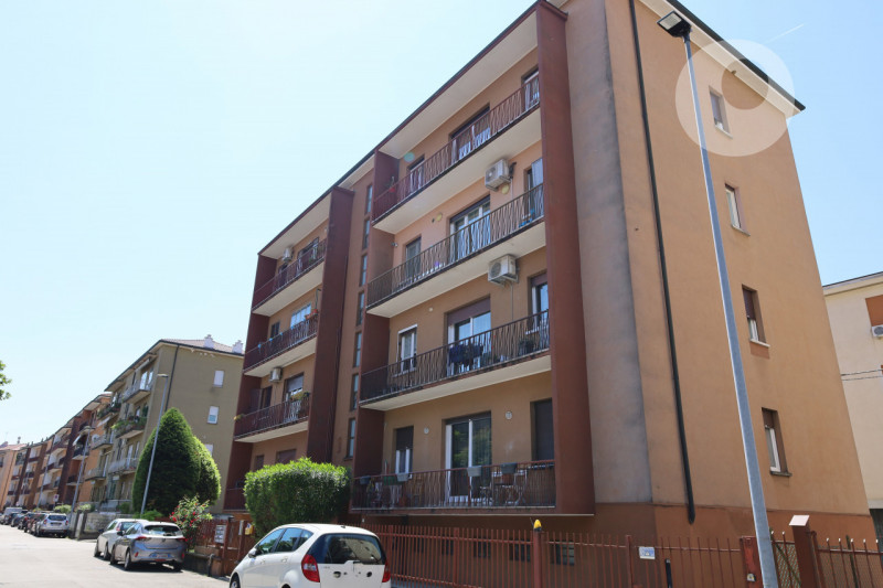 SAN FRANCESCO

Inserito in un quartiere residenziale tranquillo e ben abitato, l’appartamento si ...