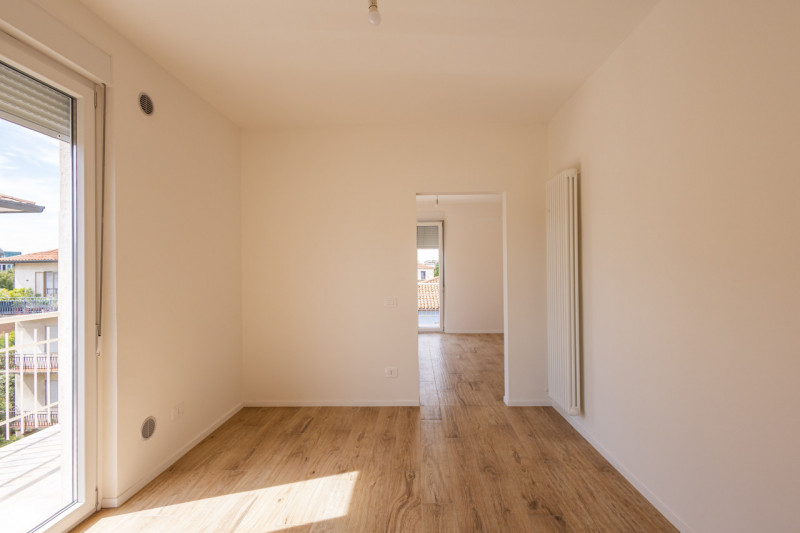 SANT’ANDREA

Inserito in un quartiere residenziale, comodo a tutti i principali servizi a pochi m...