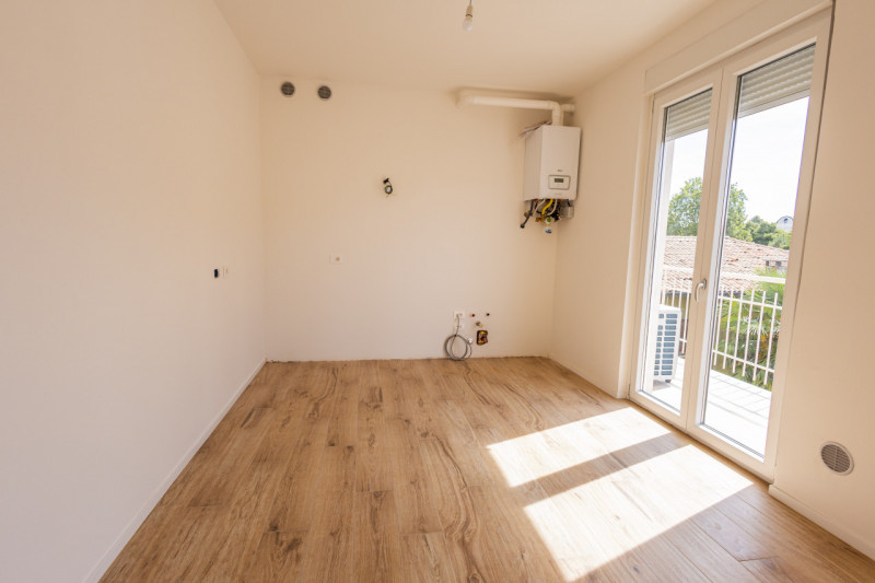 SANT’ANDREA

Inserito in un quartiere residenziale, comodo a tutti i principali servizi a pochi m...