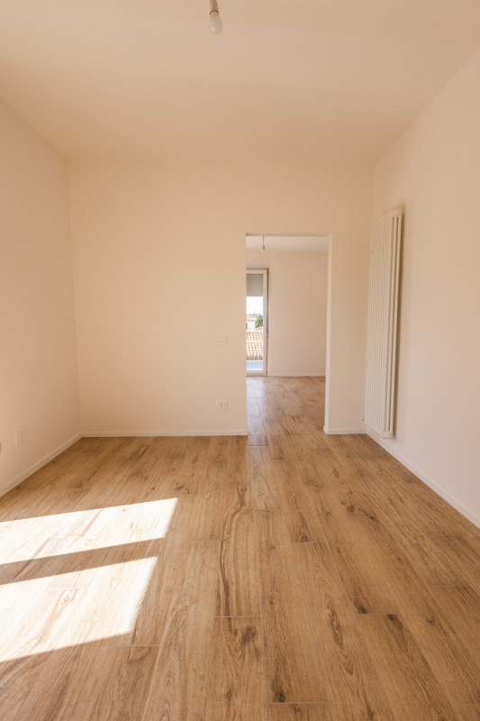 SANT’ANDREA

Inserito in un quartiere residenziale, comodo a tutti i principali servizi a pochi m...