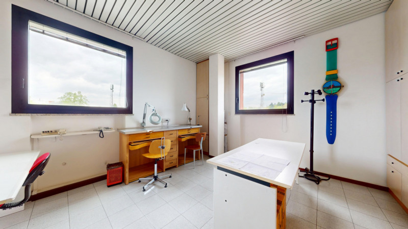 STADIO

In una delle zone più strategiche della città, lungo una via di forte passaggio e a pochi...