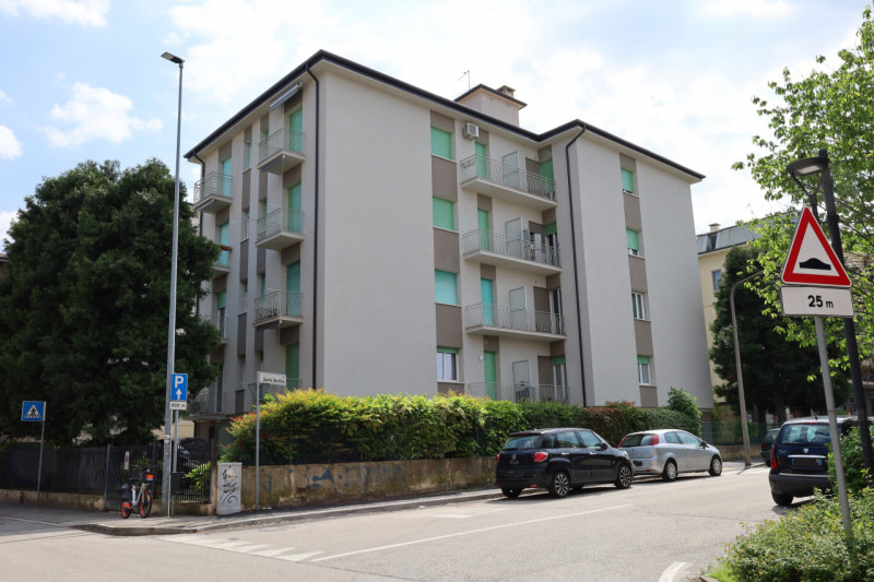 SANT'ANDREA

Inserito in una zona comoda a tutti i principali servizi e a pochi minuti dal centro...