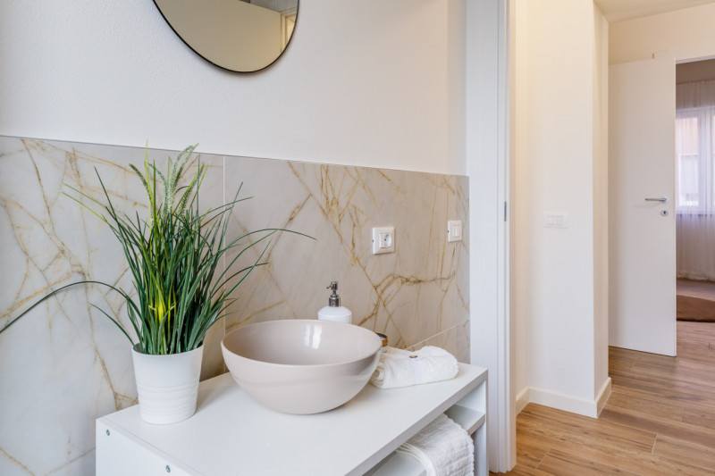 SANT’ANDREA

Inserito in un quartiere residenziale, comodo a tutti i principali servizi a pochi m...