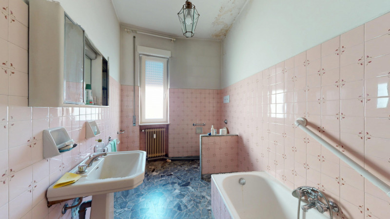 ARACELI

Situato in una delle zone più richieste e apprezzate della città, comoda a tutti i princ...