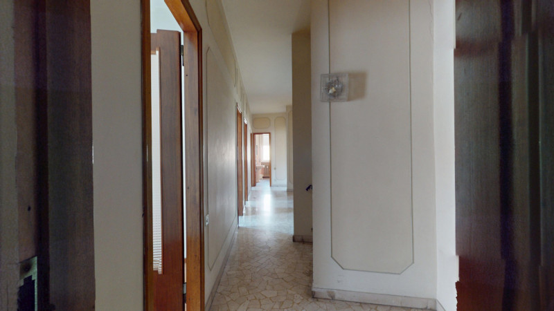 ARACELI

Situato in una delle zone più richieste e apprezzate della città, comoda a tutti i princ...