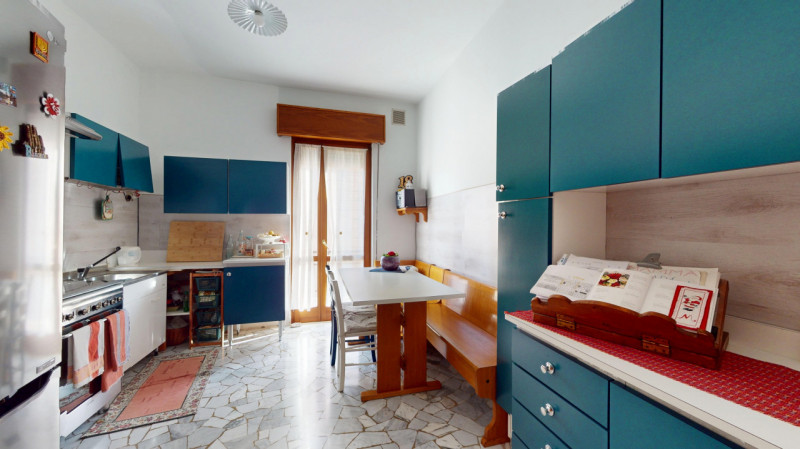 SANT’ANDREA

Inserito in un quartiere residenziale, comodo a tutti i principali servizi a pochi m...