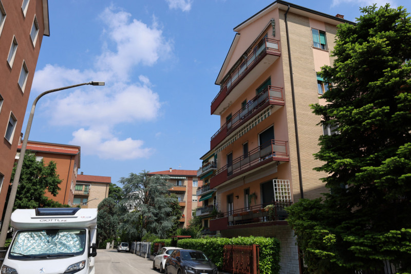 SANT’ANDREA

Inserito in un quartiere residenziale, comodo a tutti i principali servizi a pochi m...