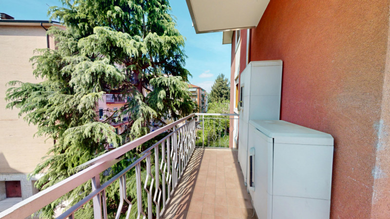 SANT’ANDREA

In un piacevole contesto residenziale, ben abitato e particolarmente apprezzato per ...