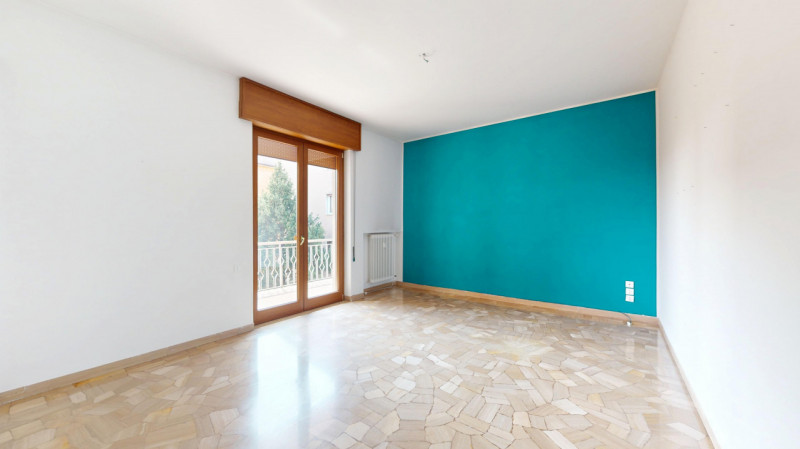 SANT’ANDREA

In un piacevole contesto residenziale, ben abitato e particolarmente apprezzato per ...