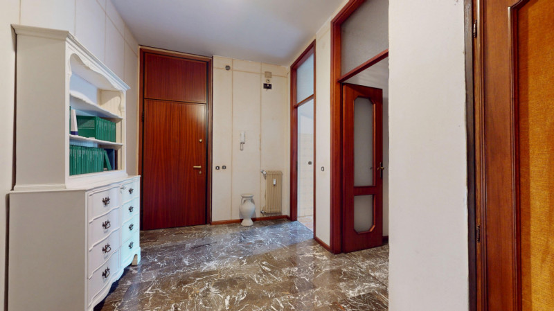 ARACELI

Inserito in una zona comoda a tutti i principali servizi e a pochi minuti dal centro sto...