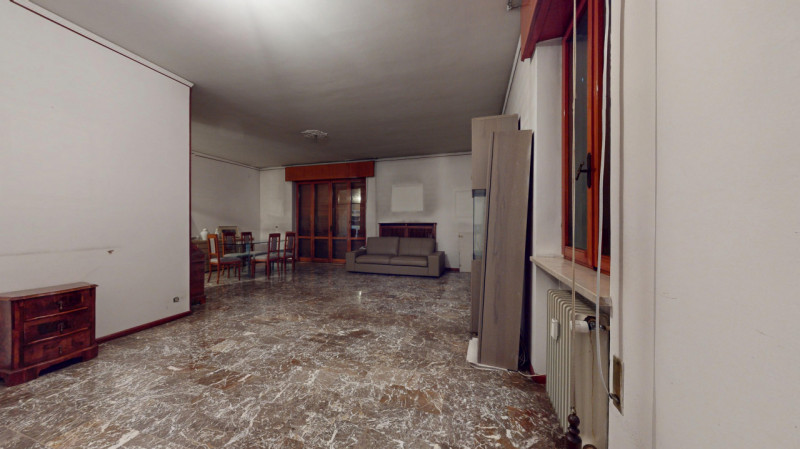 ARACELI

Inserito in una zona comoda a tutti i principali servizi e a pochi minuti dal centro sto...