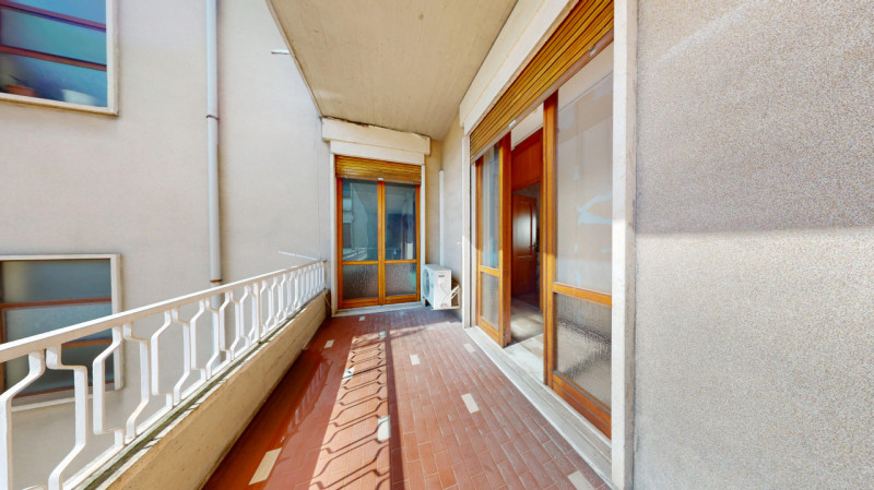 ARACELI

Inserito in una zona comoda a tutti i principali servizi e a pochi minuti dal centro sto...