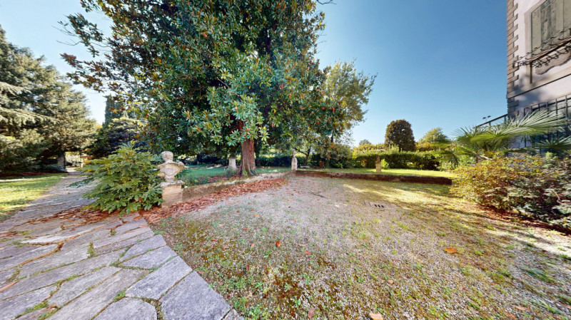 SANT’ANDREA

DESCRIZIONE E PARTICOLARITA'

Immersa nella quiete e nell’eleganza della rinomata zo...