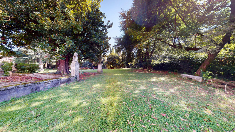 SANT’ANDREA

DESCRIZIONE E PARTICOLARITA'

Immersa nella quiete e nell’eleganza della rinomata zo...