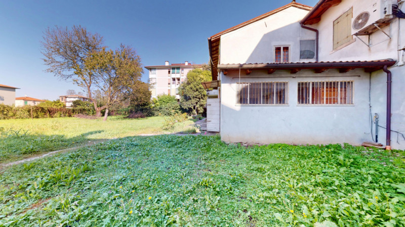 SANT’ANDREA

DESCRIZIONE E PARTICOLARITA'

Immersa nella quiete e nell’eleganza della rinomata zo...