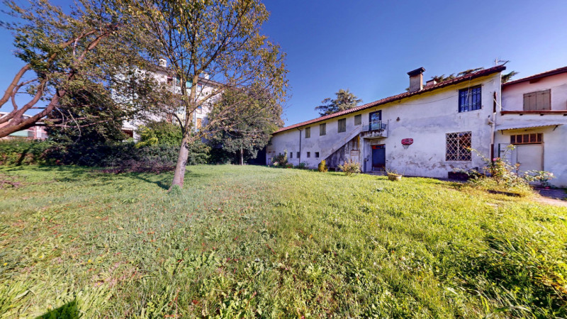 SANT’ANDREA

DESCRIZIONE E PARTICOLARITA'

Immersa nella quiete e nell’eleganza della rinomata zo...