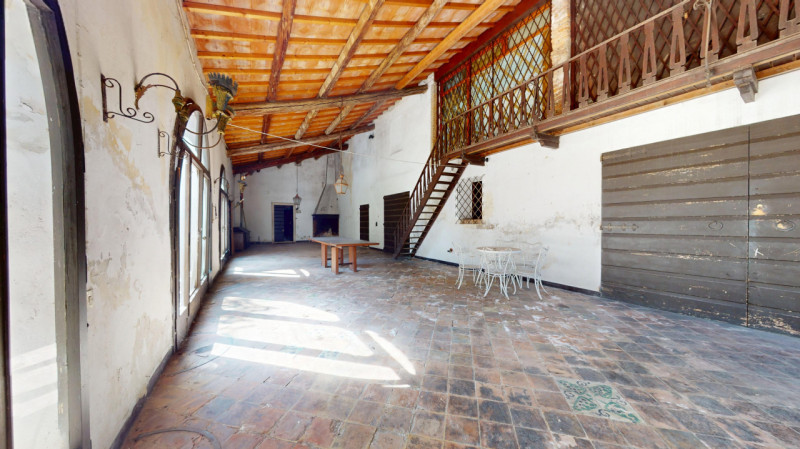 SANT’ANDREA

DESCRIZIONE E PARTICOLARITA'

Immersa nella quiete e nell’eleganza della rinomata zo...