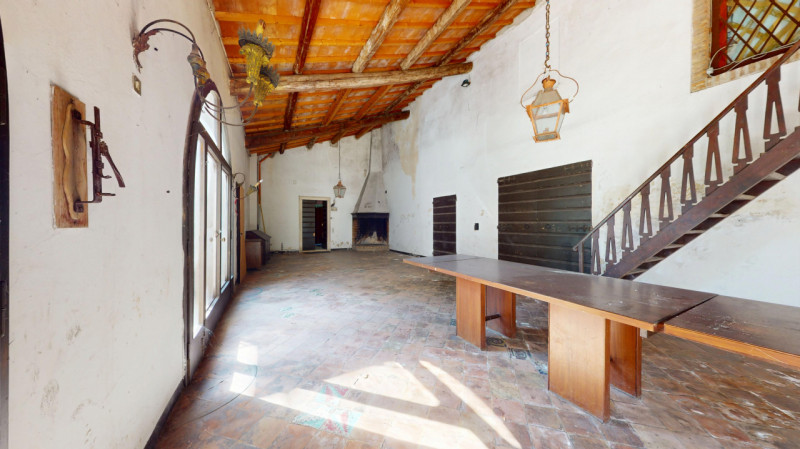 SANT’ANDREA

DESCRIZIONE E PARTICOLARITA'

Immersa nella quiete e nell’eleganza della rinomata zo...