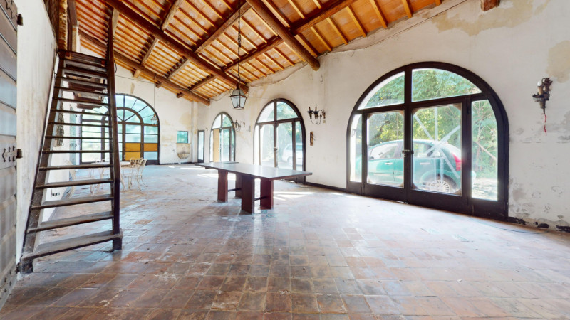 SANT’ANDREA

DESCRIZIONE E PARTICOLARITA'

Immersa nella quiete e nell’eleganza della rinomata zo...