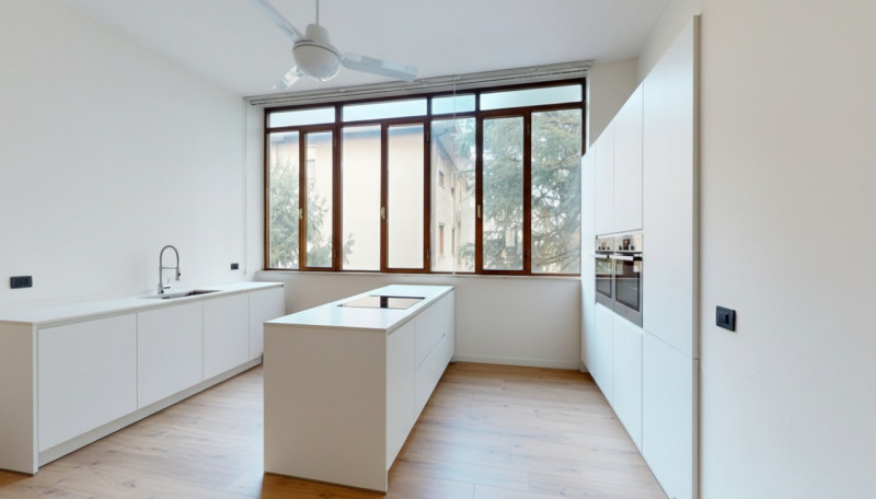 SANT’ANDREA

Inserito in un quartiere residenziale, comodo a tutti i principali servizi a pochi m...