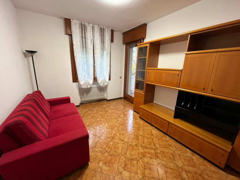 ARACELI

Inserito in un quartiere residenziale, zona ben abitata e molto tranquilla. L’appartamen...