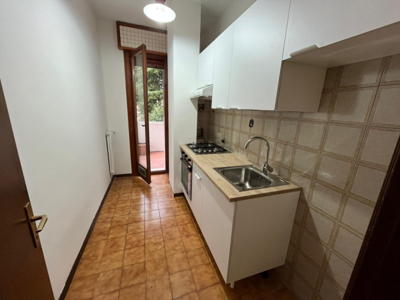 ARACELI

Inserito in un quartiere residenziale, zona ben abitata e molto tranquilla. L’appartamen...