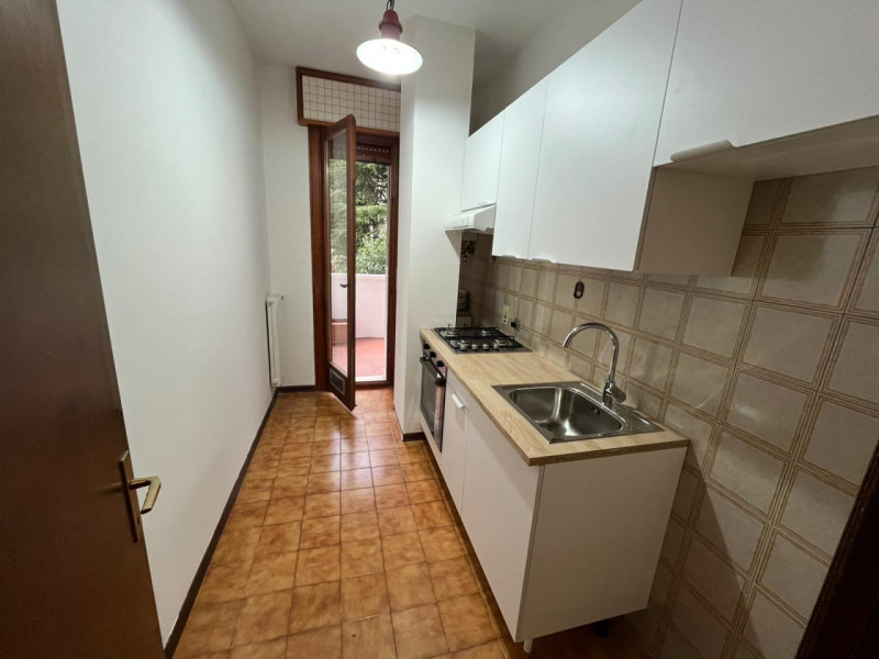 ARACELI

Inserito in un quartiere residenziale, zona ben abitata e molto tranquilla. L’appartamen...