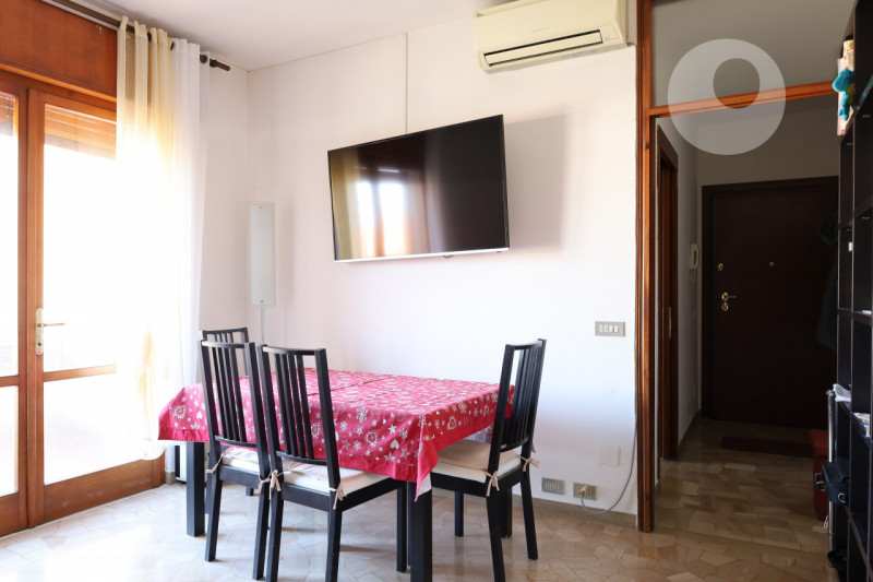 ARACELI

Inserito in un quartiere residenziale, zona ben abitata e molto tranquilla. L’appartamen...