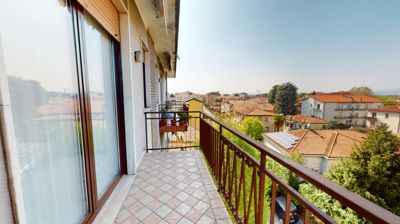 ARACELI

Inserito in un contesto residenziale particolarmente tranquillo e ben abitato, l’immobil...