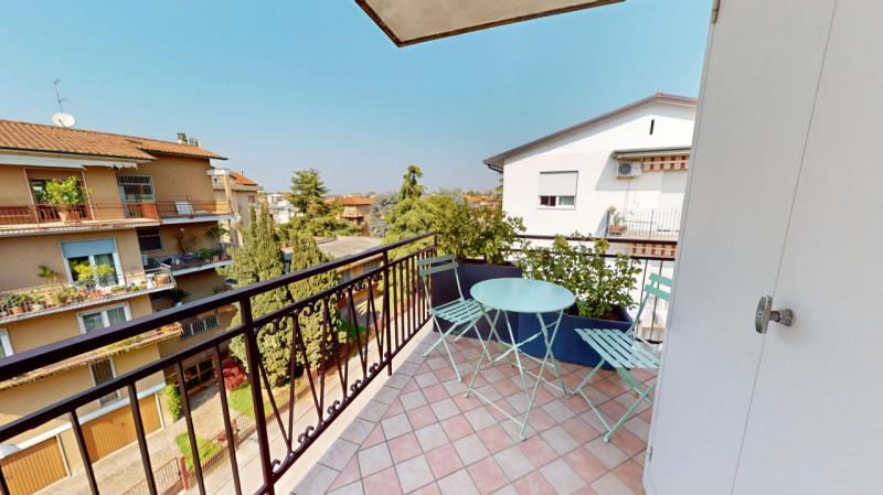 ARACELI

Inserito in un contesto residenziale particolarmente tranquillo e ben abitato, l’immobil...