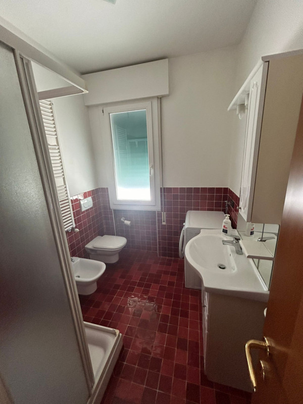 ARACELI

Inserito in un quartiere residenziale, zona ben abitata e molto tranquilla. L’appartamen...