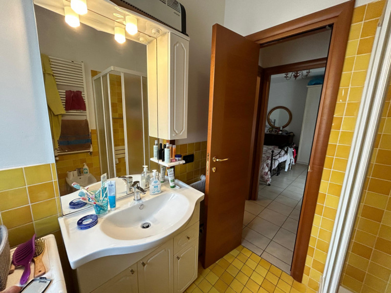 ARACELI

Inserito in un quartiere residenziale, zona ben abitata e molto tranquilla. L’appartamen...