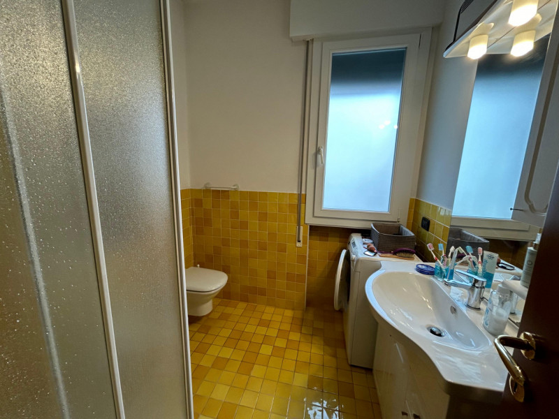 ARACELI

Inserito in un quartiere residenziale, zona ben abitata e molto tranquilla. L’appartamen...