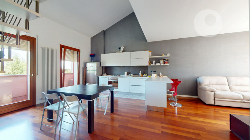 ANCONETTA

Inserito in un quartiere residenziale tranquillo e ben abitato, l’appartamento si trov...