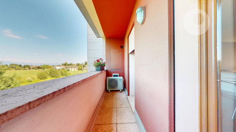ANCONETTA

Inserito in un quartiere residenziale tranquillo e ben abitato, l’appartamento si trov...