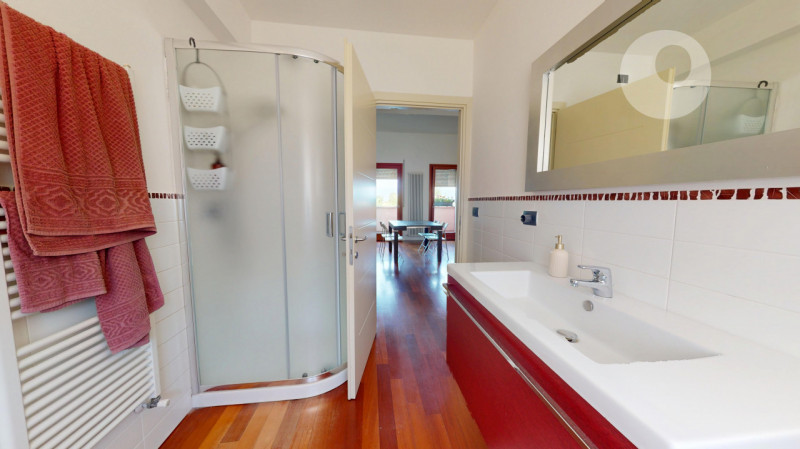 ANCONETTA

Inserito in un quartiere residenziale tranquillo e ben abitato, l’appartamento si trov...