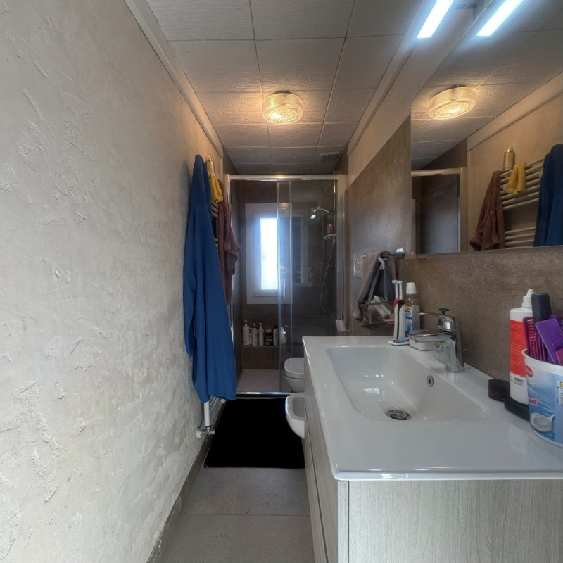 ANCONETTA

Inserito in una zona ben servita e ben abitata comoda ai servizi.

DESCRIZIONE E PARTI...