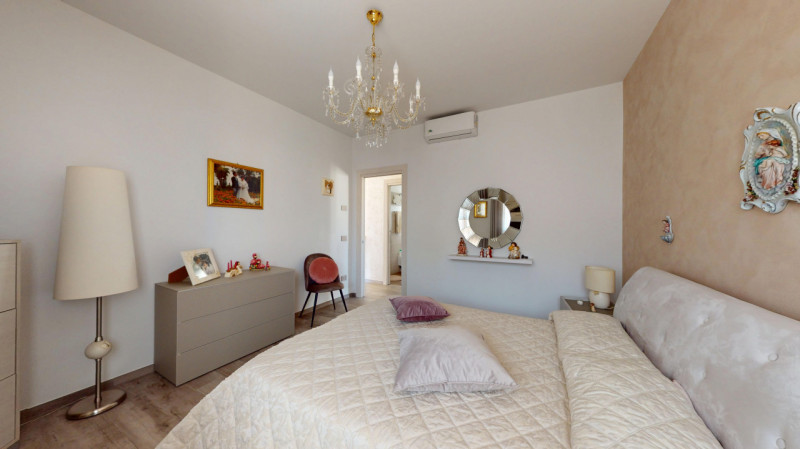 ANCONETTA

Inserito in un quartiere residenziale, zona ben abitata e molto tranquilla. L’appartam...